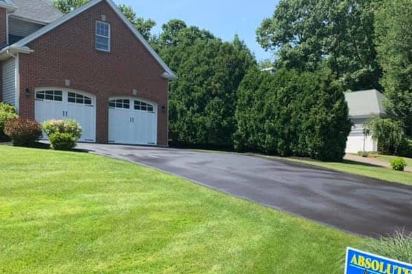 absolute-sealcoating-driveway-example